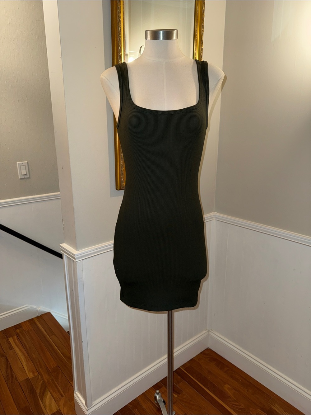 Susana Monaco Ribbed Dress in Olive Green. Like new size small